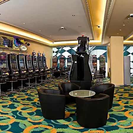 Отель Nuerburgring Congress Нюрбург