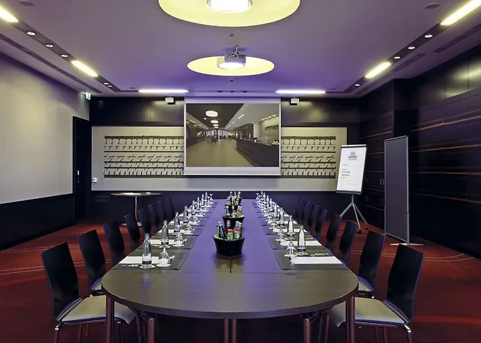מלון Nuerburgring Congress 4*